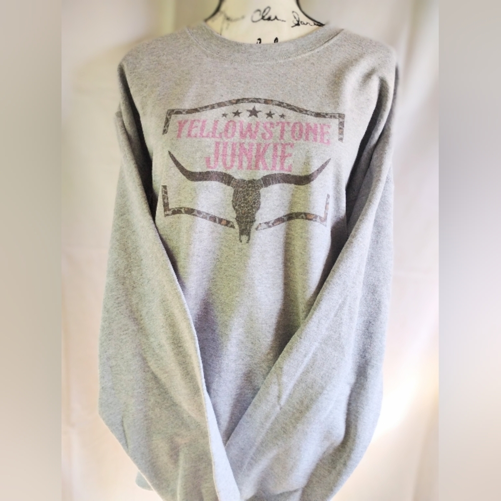 Gray 'Yellowstone Junkie' Sweatshirt